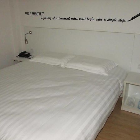 Motel 168 Tianjin Hongqi Road Baoshan Avenue ภายนอก รูปภาพ